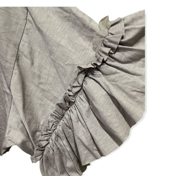 3/$25.   Yuyan classic fashion top size Medium - Picture 3 of 7